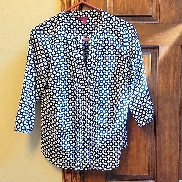 Navy and white patterned blouse size small - Picture 1 of 4